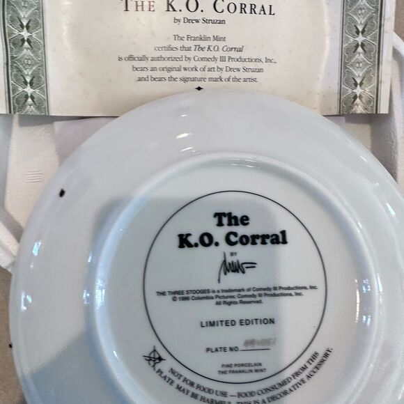 Franklin Mint The Three Stooges Collectors Plates - Picture 12 of 13